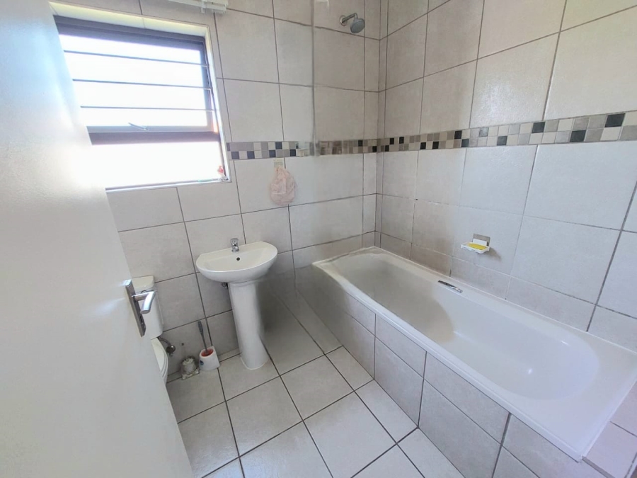 2 Bedroom Property for Sale in Hillside View Free State